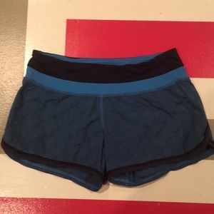 Blue paisley print lululemon shorts
